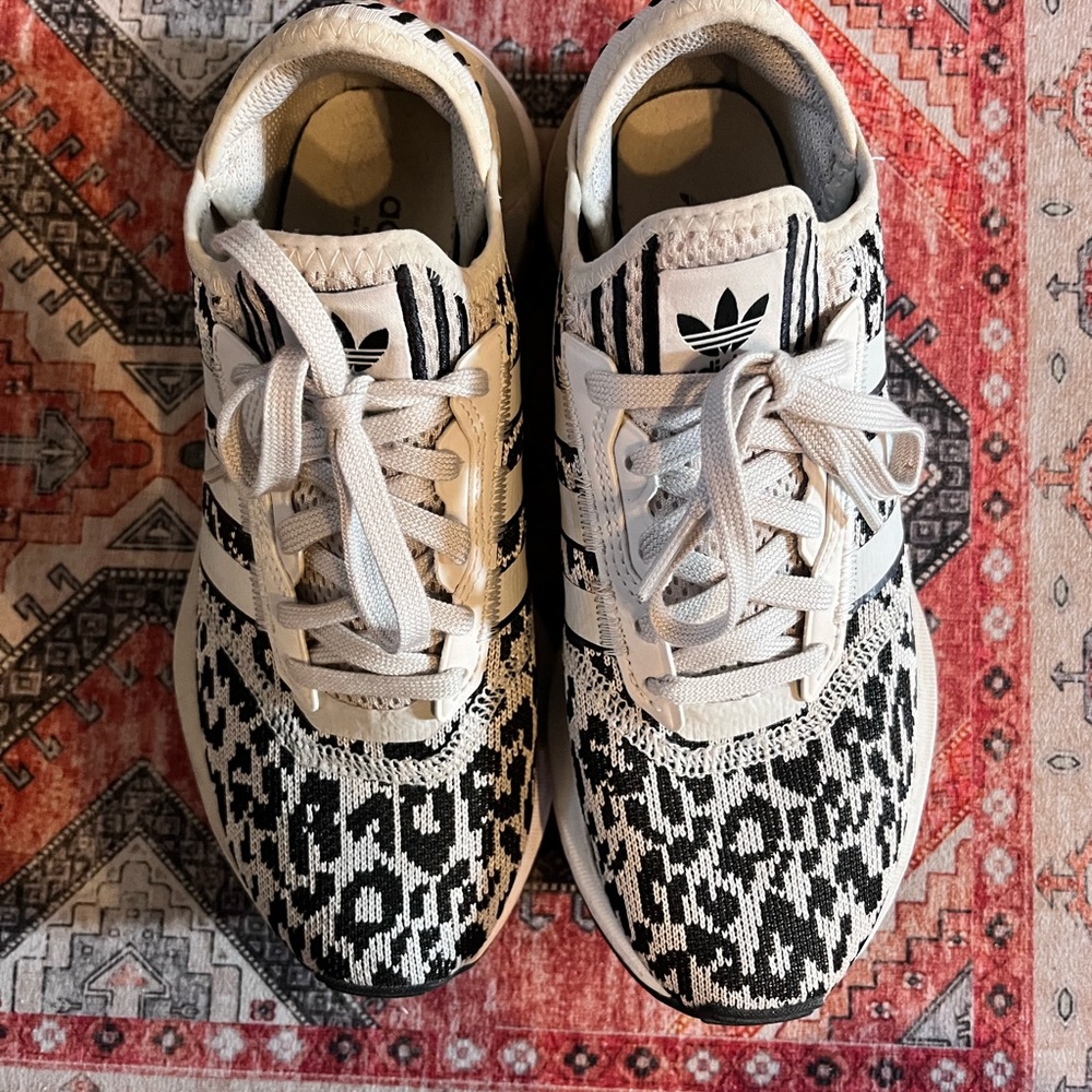 Adidas Leopard swift runs. Great condition.